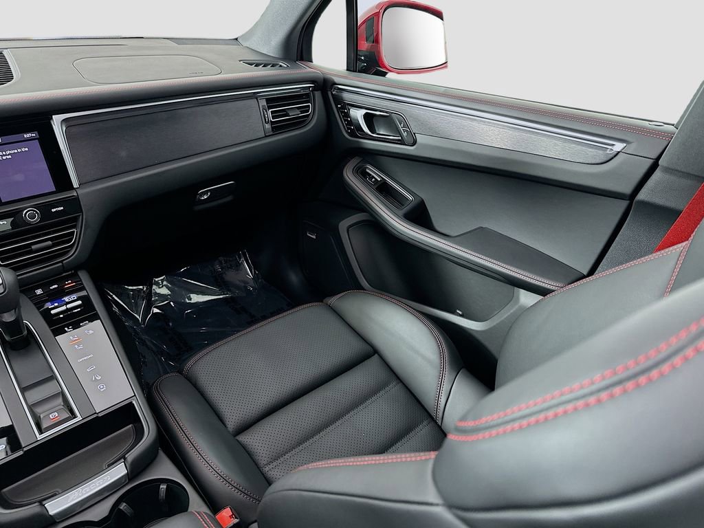 New 2026 Porsche Macan GTS image 26