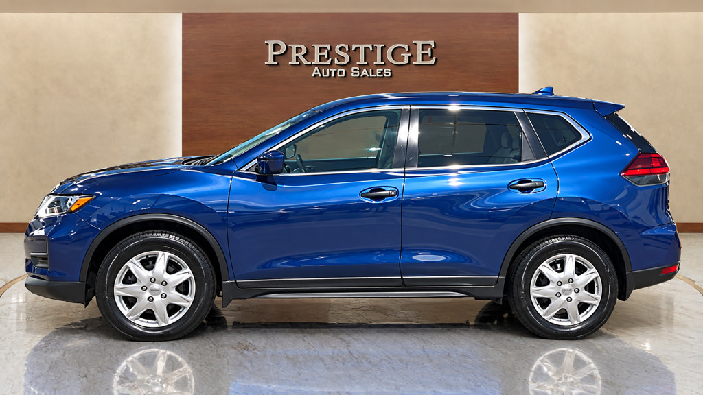 Used 2017 Nissan Rogue S FWD image 2
