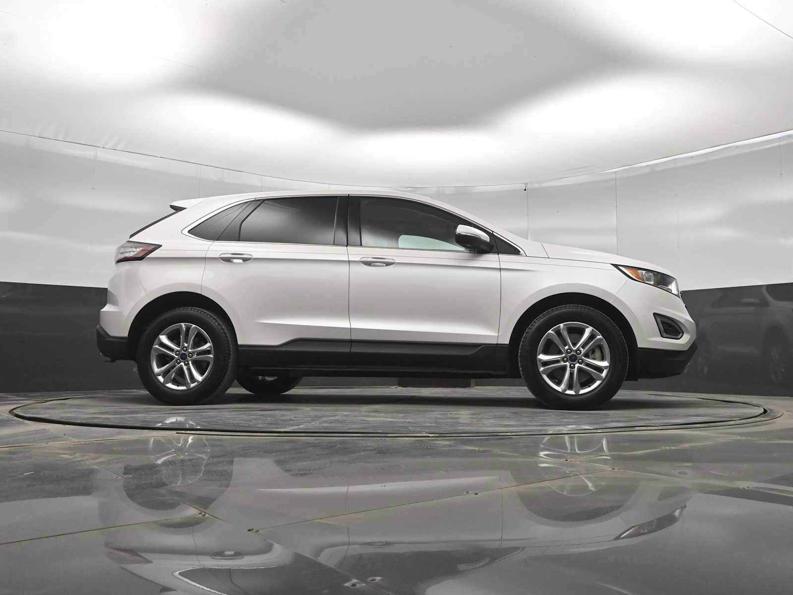 Used 2018 Ford Edge SEL w/ Equipment Group 201A image 38