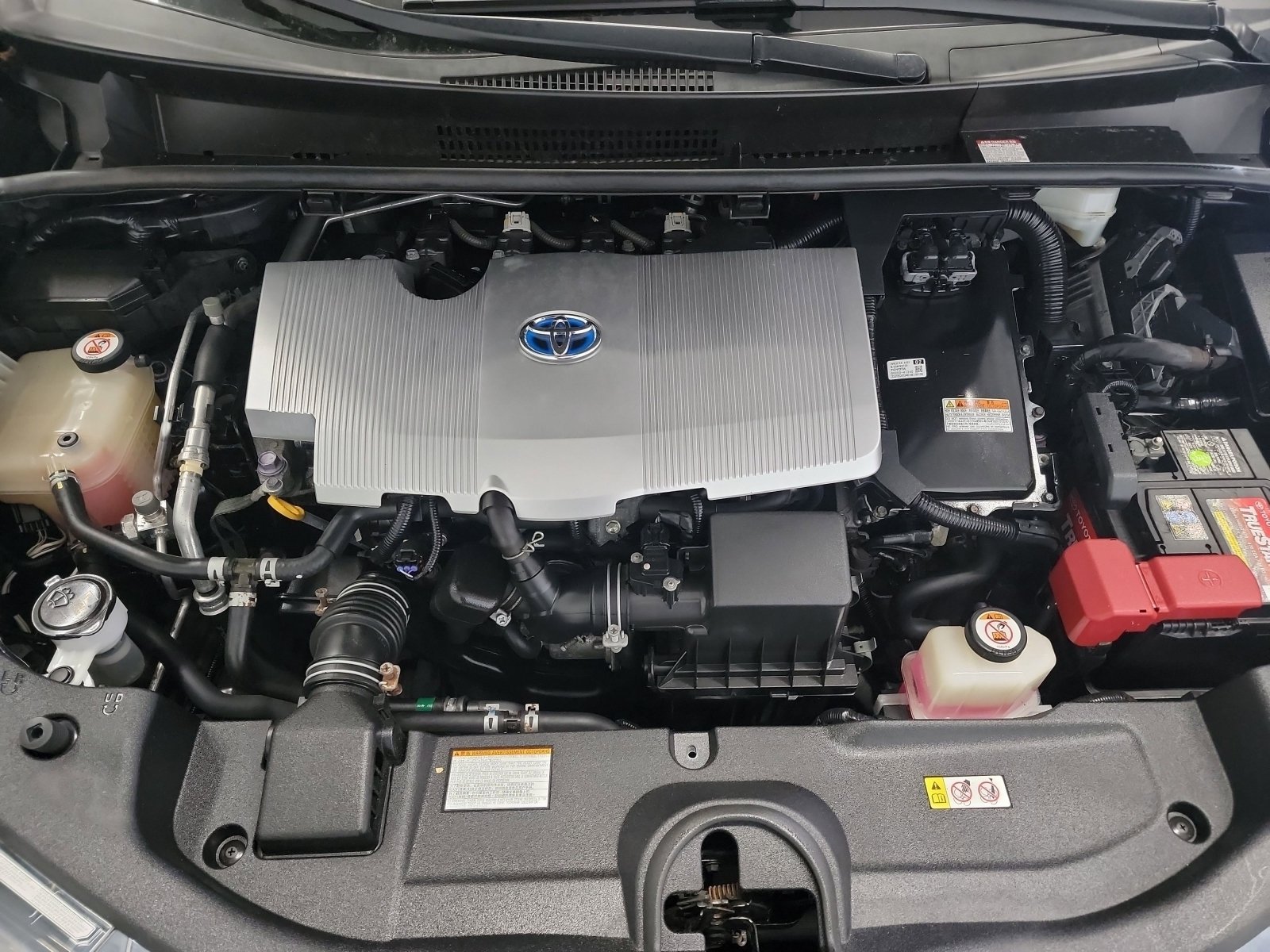 Used 2019 Toyota Prius XLE AWD/4WD image 24