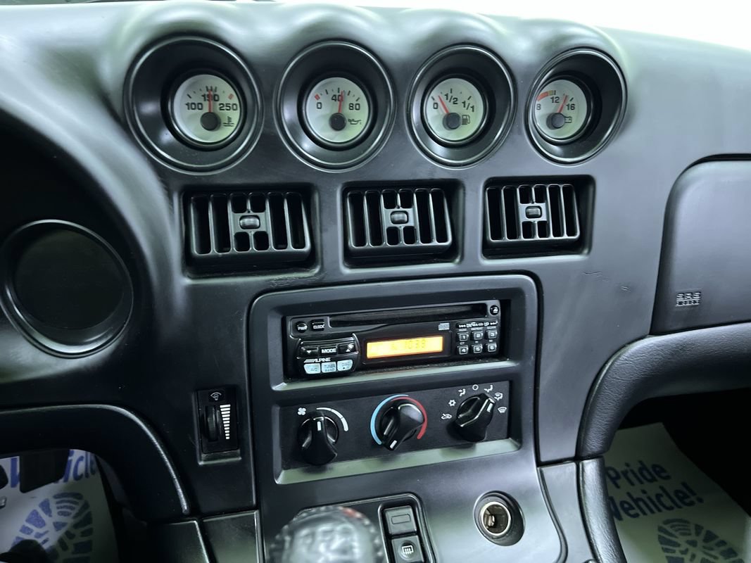 Used 1997 Dodge Viper GTS RWD image 21
