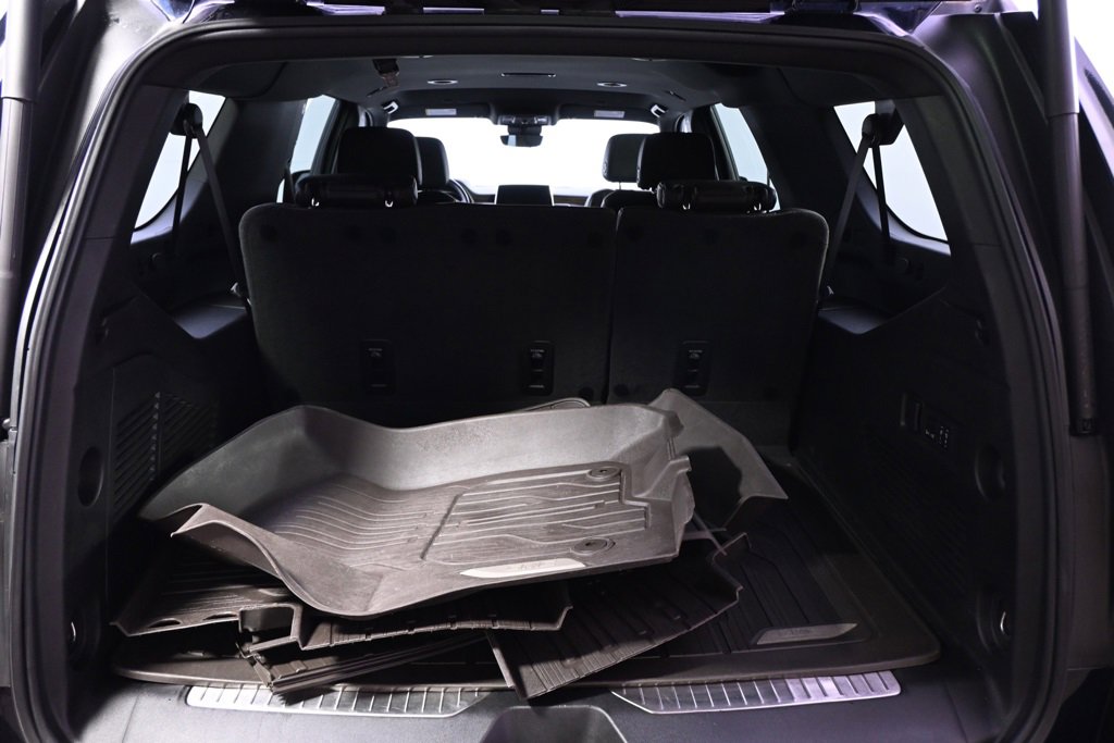 Used 2023 Chevrolet Suburban High Country image 19