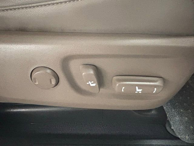 Used 2020 Lexus GX 460 Premium w/ Premium Package image 23