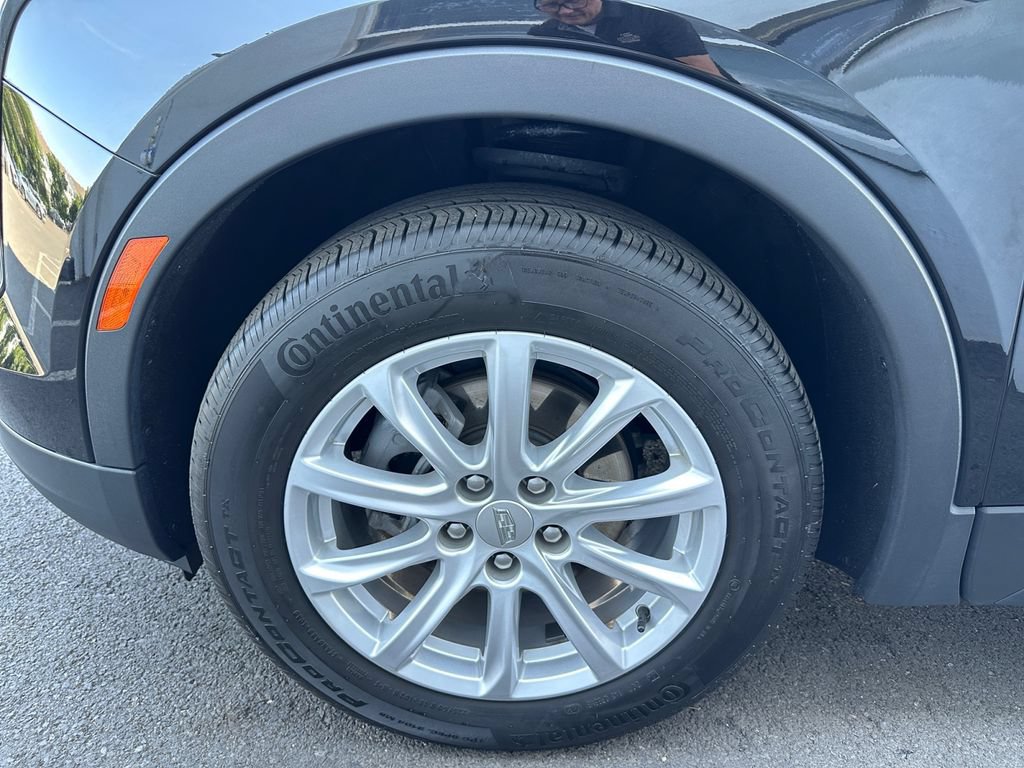 Used 2023 Cadillac XT4 Luxury w/ Cold Weather Package AWD/4WD image 20