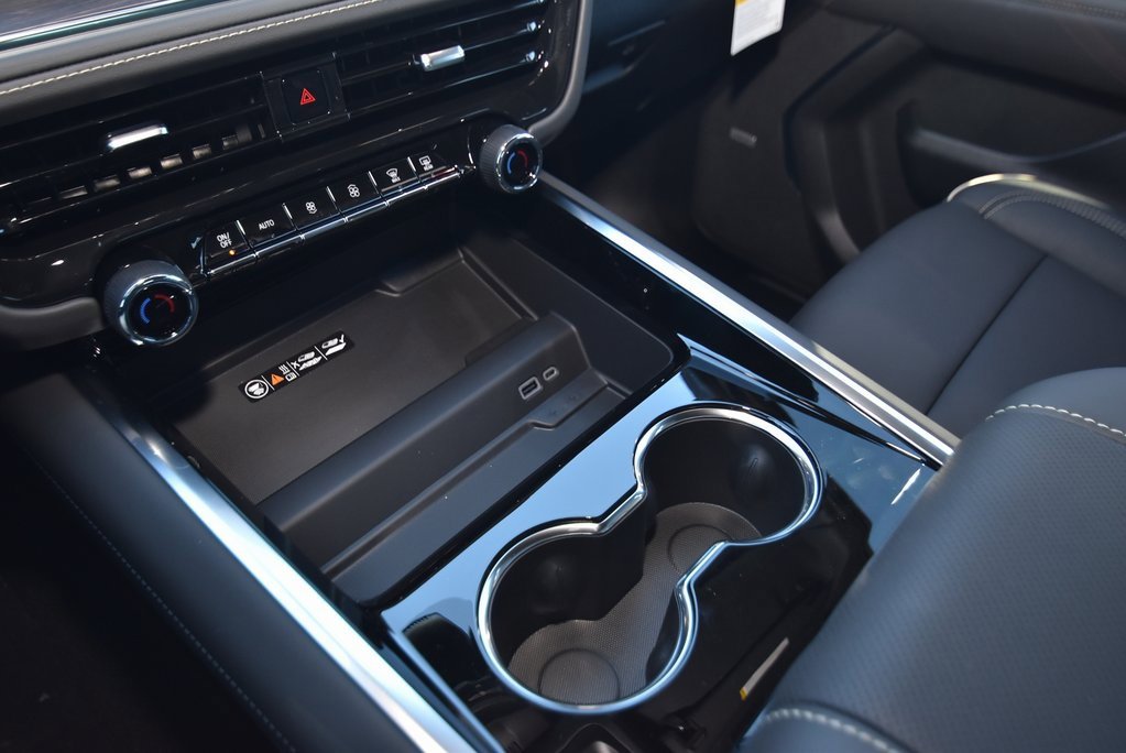 New 2026 Chevrolet Suburban Premier image 25