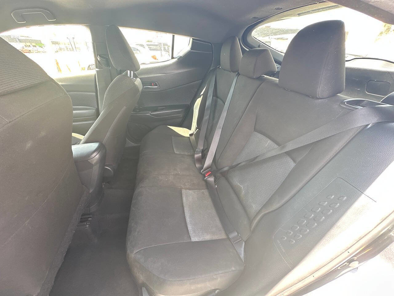 Used 2019 Toyota C-HR LE image 3