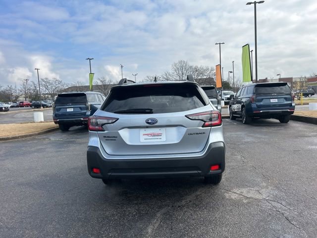 Used 2025 Subaru Outback Onyx Edition image 4