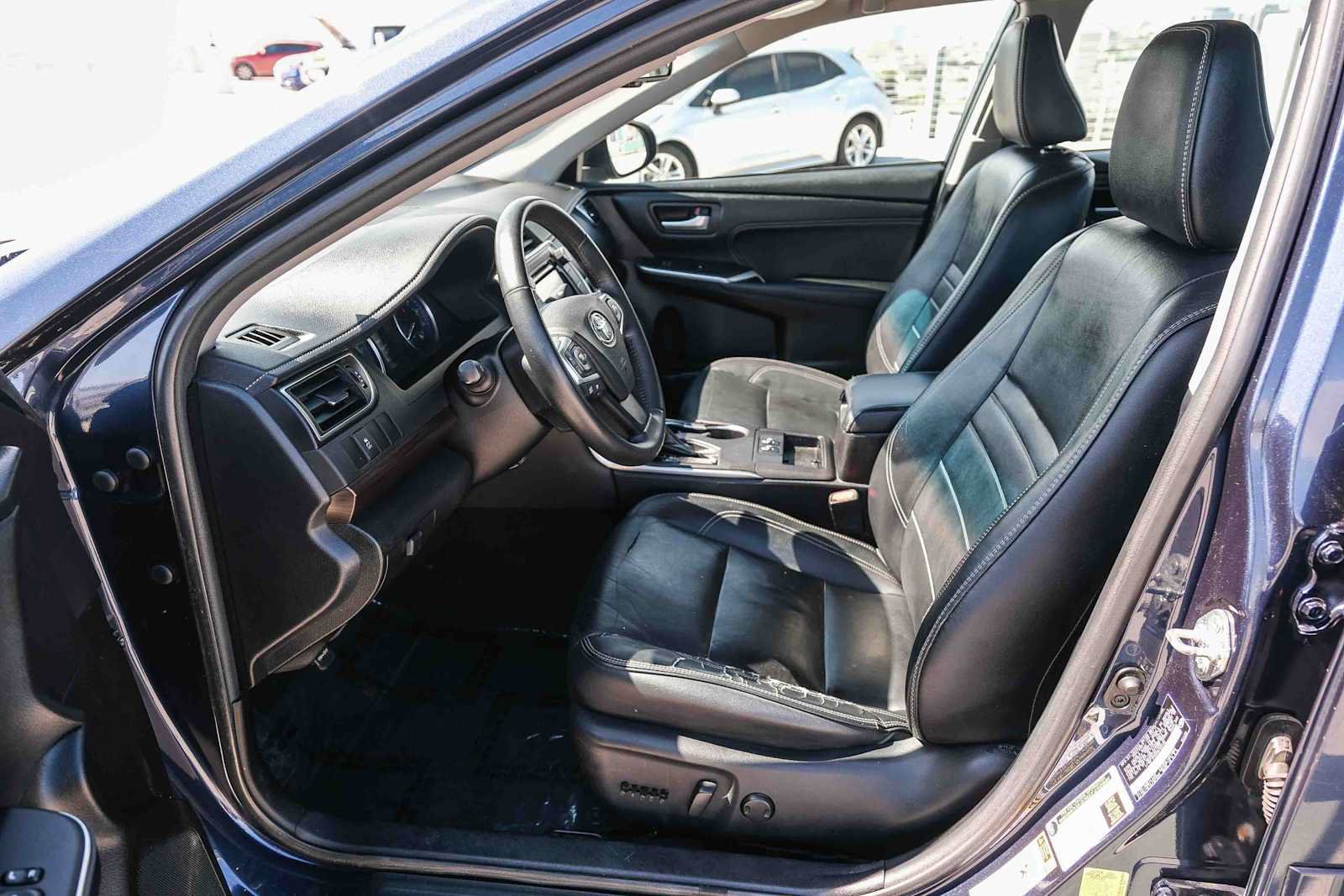 Used 2017 Toyota Camry XLE w/ Convenience Package FWD image 19