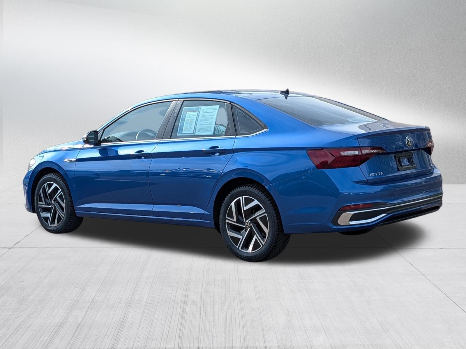 Certified 2024 Volkswagen Jetta SEL FWD image 5