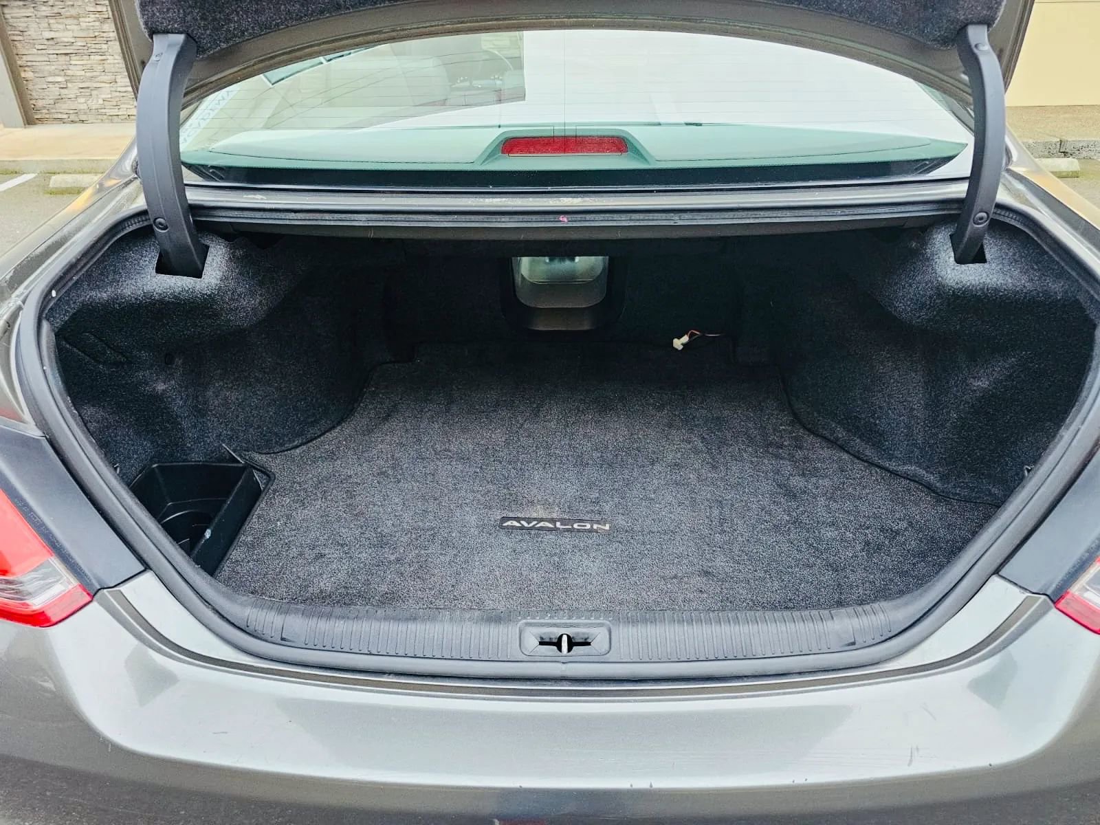 Used 2005 Toyota Avalon XLS FWD image 18