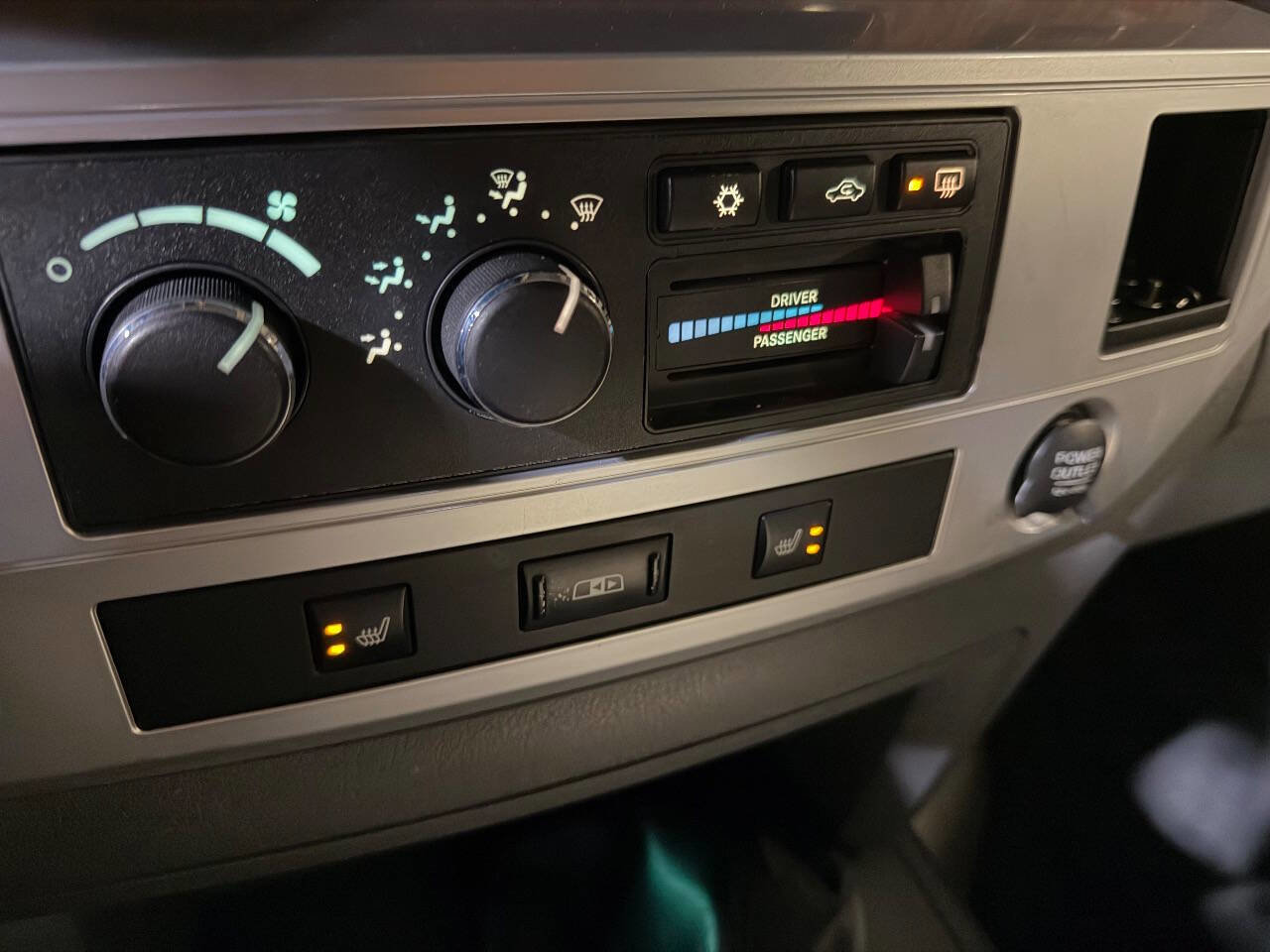 Used 2007 Dodge Ram 3500 Truck Laramie image 41