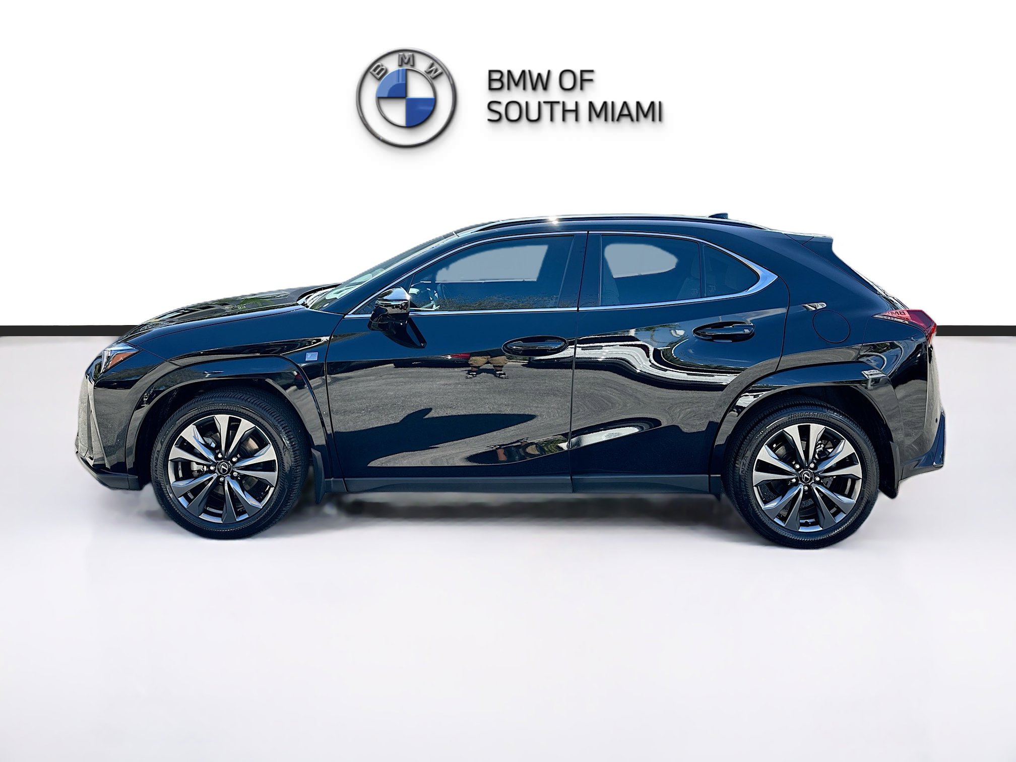 Used 2025 Lexus UX 300h FWD image 4