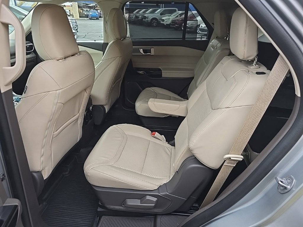 Used 2023 Ford Explorer Platinum w/ Class IV Trailer Tow Package image 19