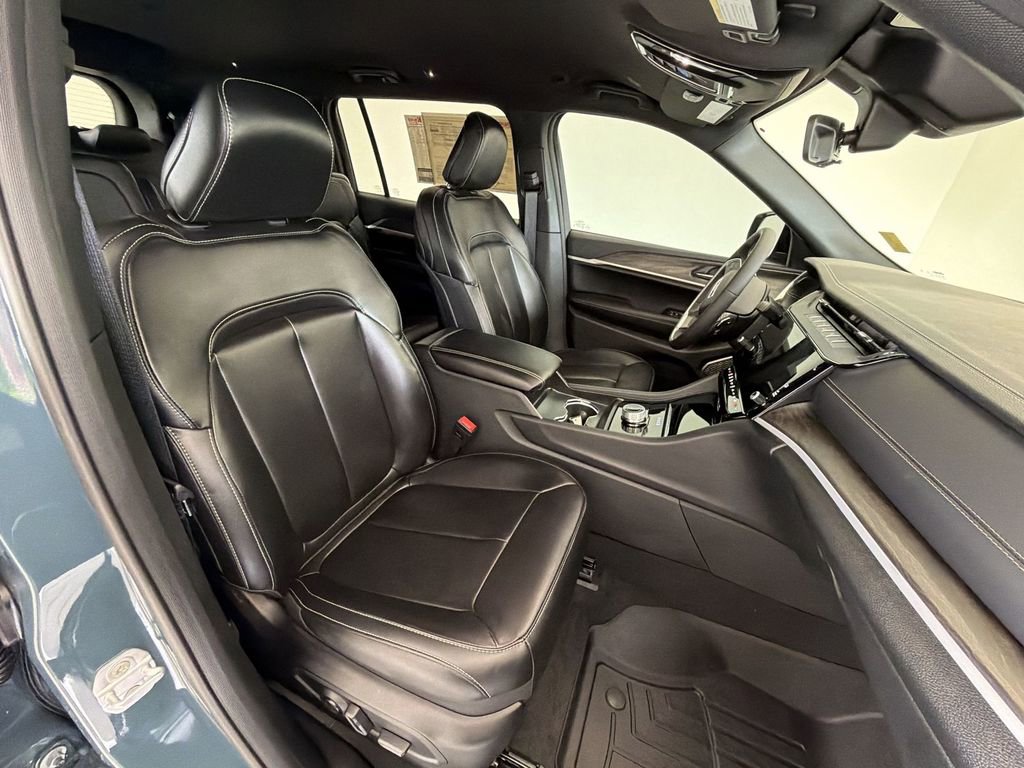 Used 2026 Jeep Grand Cherokee L Limited RWD image 29