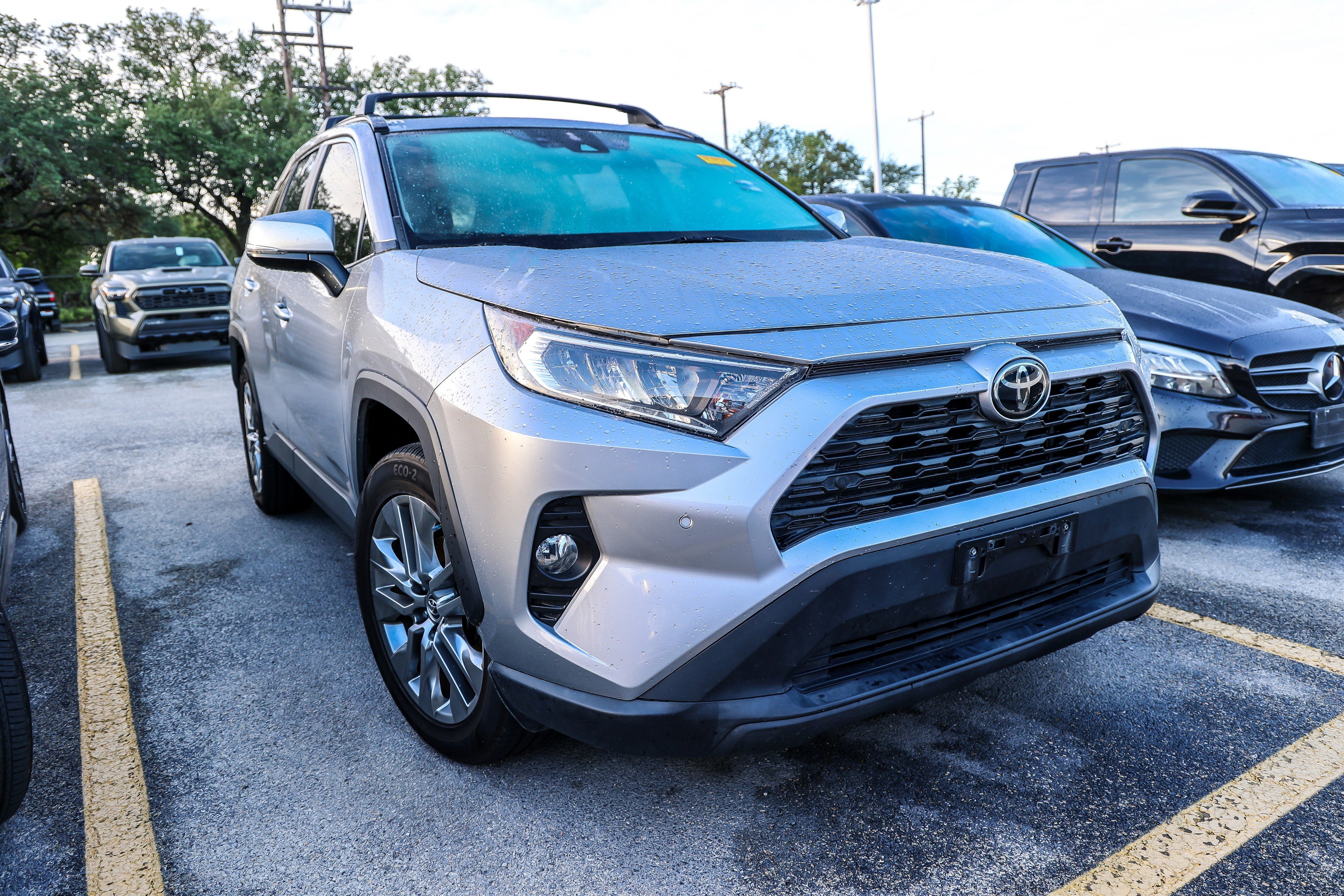 Used 2019 Toyota RAV4 XLE Premium w/ Advanced Technology Package FWD image 5