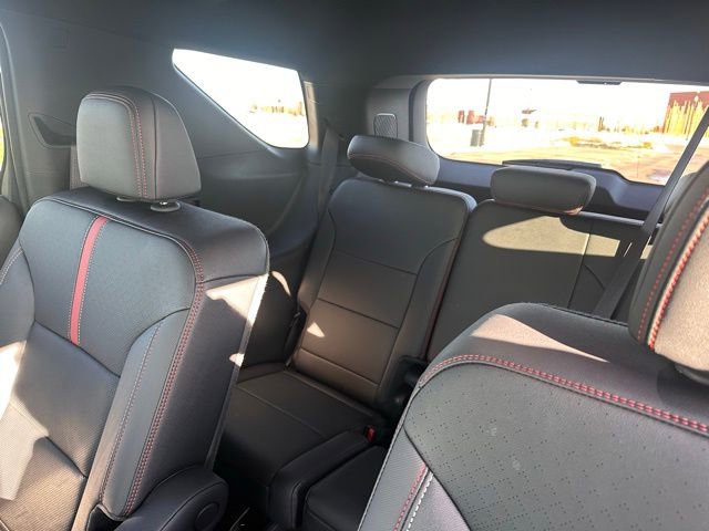 Used 2025 Chevrolet Traverse RS image 42