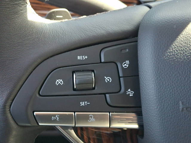 Used 2023 Cadillac Escalade Premium Luxury AWD/4WD image 24