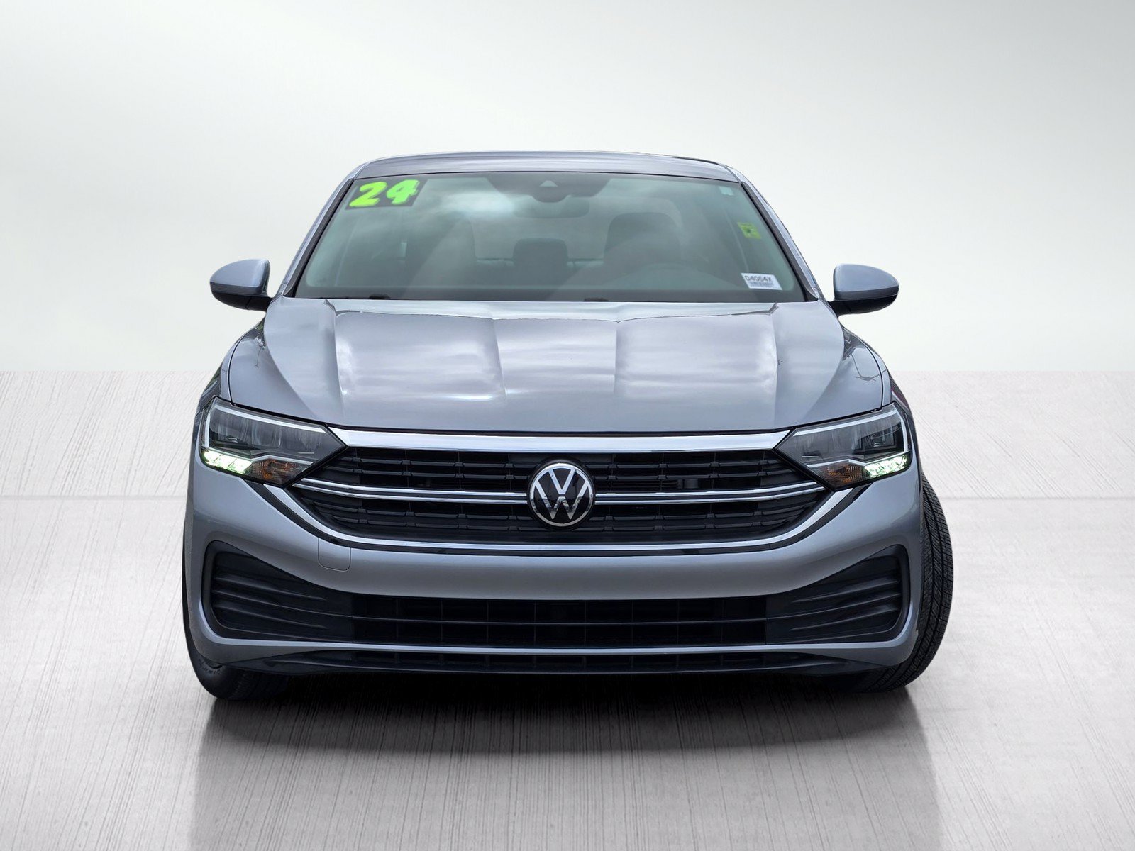 Used 2024 Volkswagen Jetta SE w/ Panoramic Sunroof Package FWD image 2