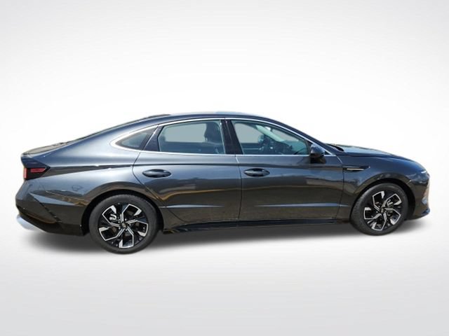 Used 2025 Hyundai Sonata SEL FWD image 10