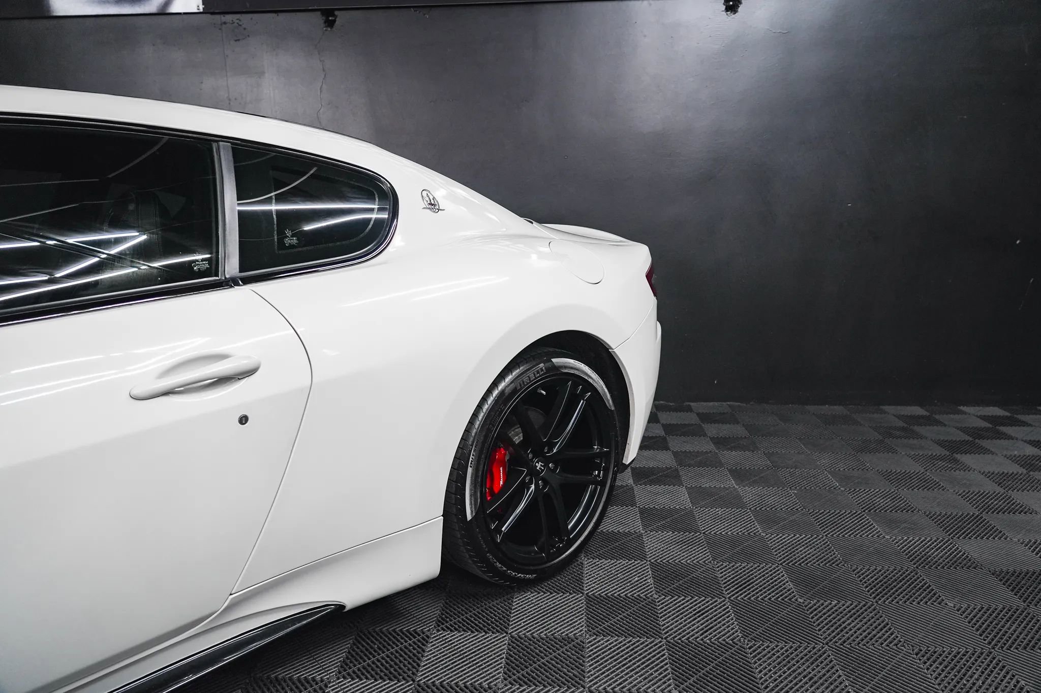 Used 2015 Maserati GranTurismo Sport image 11