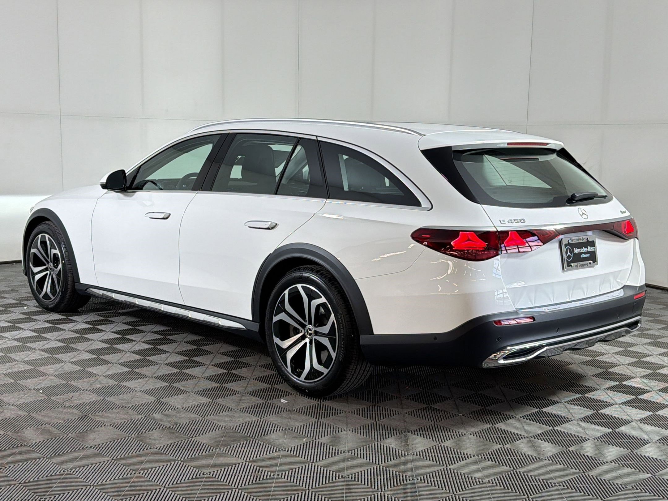 New 2026 Mercedes-Benz E 450 4MATIC All-Terrain Wagon image 3
