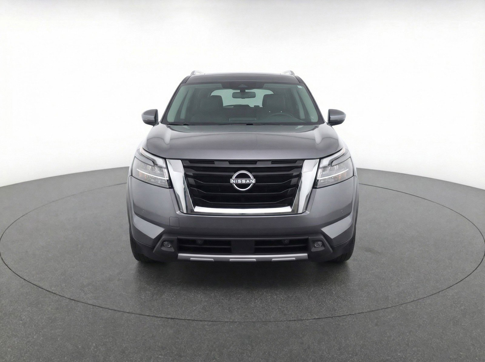 Used 2024 Nissan Pathfinder SV image 2