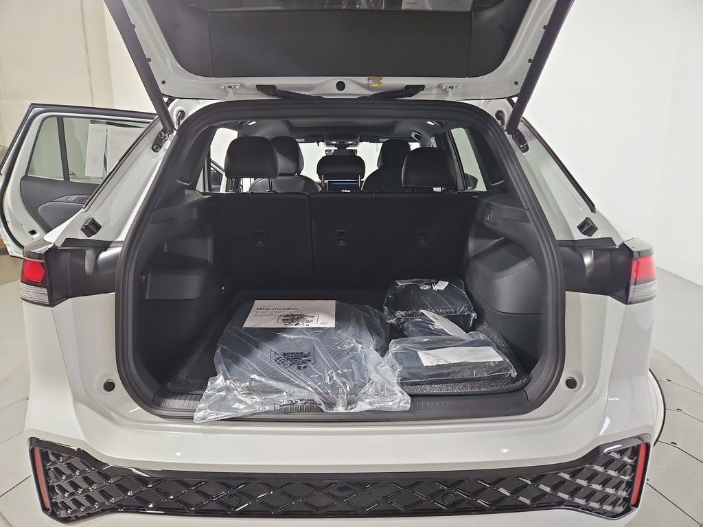 New 2026 Volkswagen Tiguan SE R-Line image 21