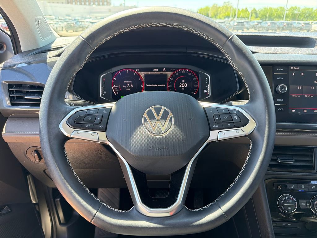 Certified 2023 Volkswagen Taos SEL AWD/4WD image 11