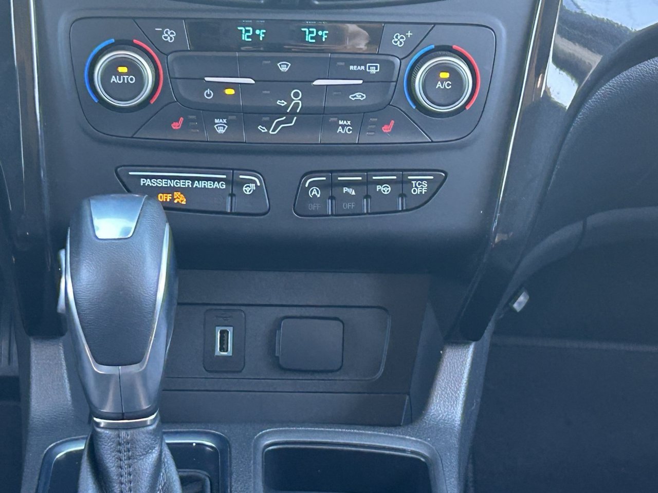 Used 2019 Ford Escape Titanium AWD/4WD image 24