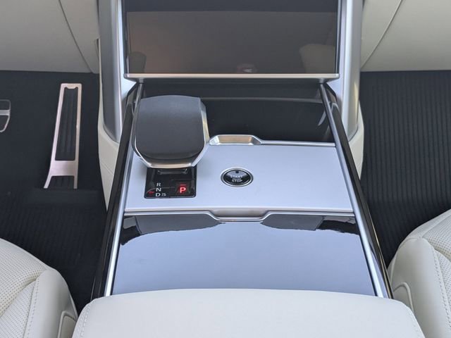 Used 2025 Land Rover Range Rover Autobiography image 19