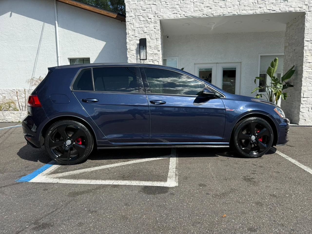 Used 2017 Volkswagen GTI Autobahn FWD image 15