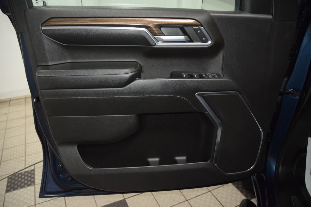 Used 2022 Chevrolet Silverado 1500 RST AWD/4WD image 47