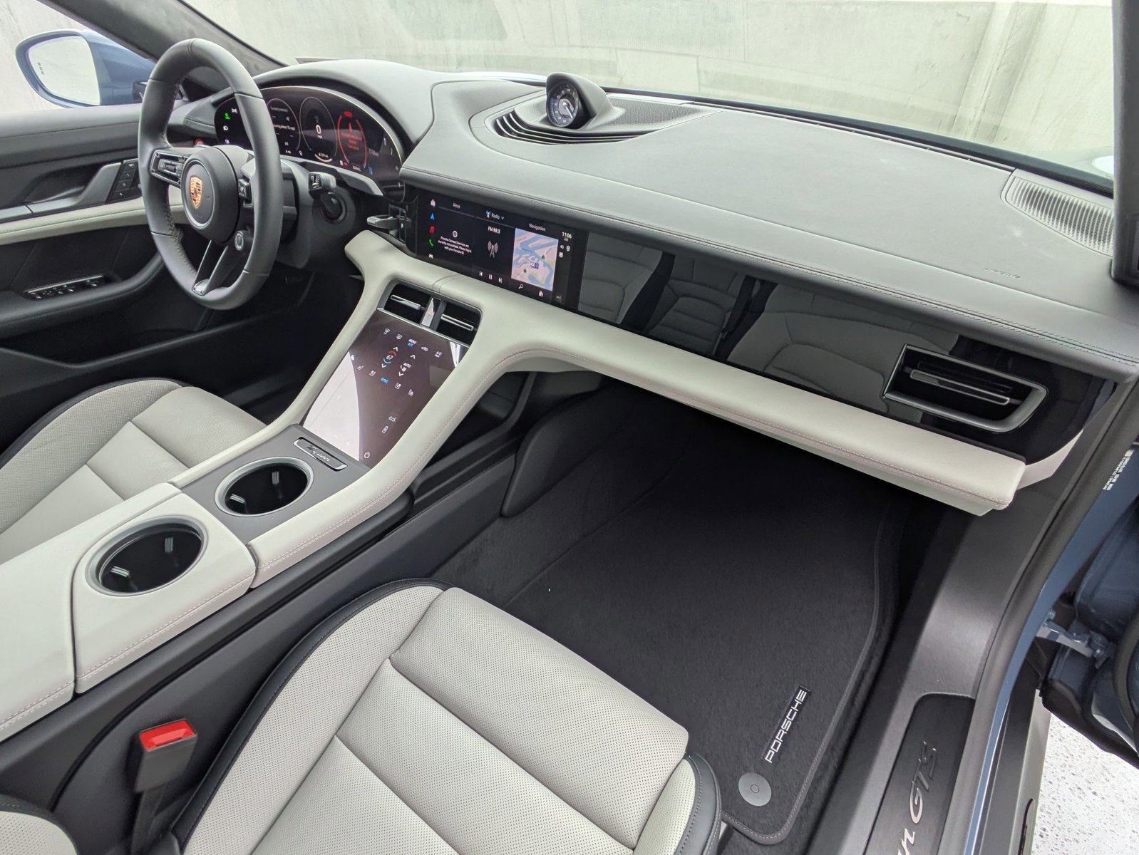 New 2026 Porsche Taycan GTS image 26