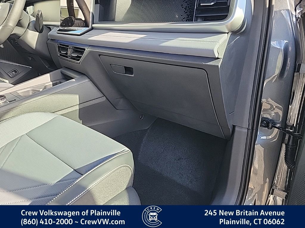 New 2026 Volkswagen Tiguan SE R-Line image 44