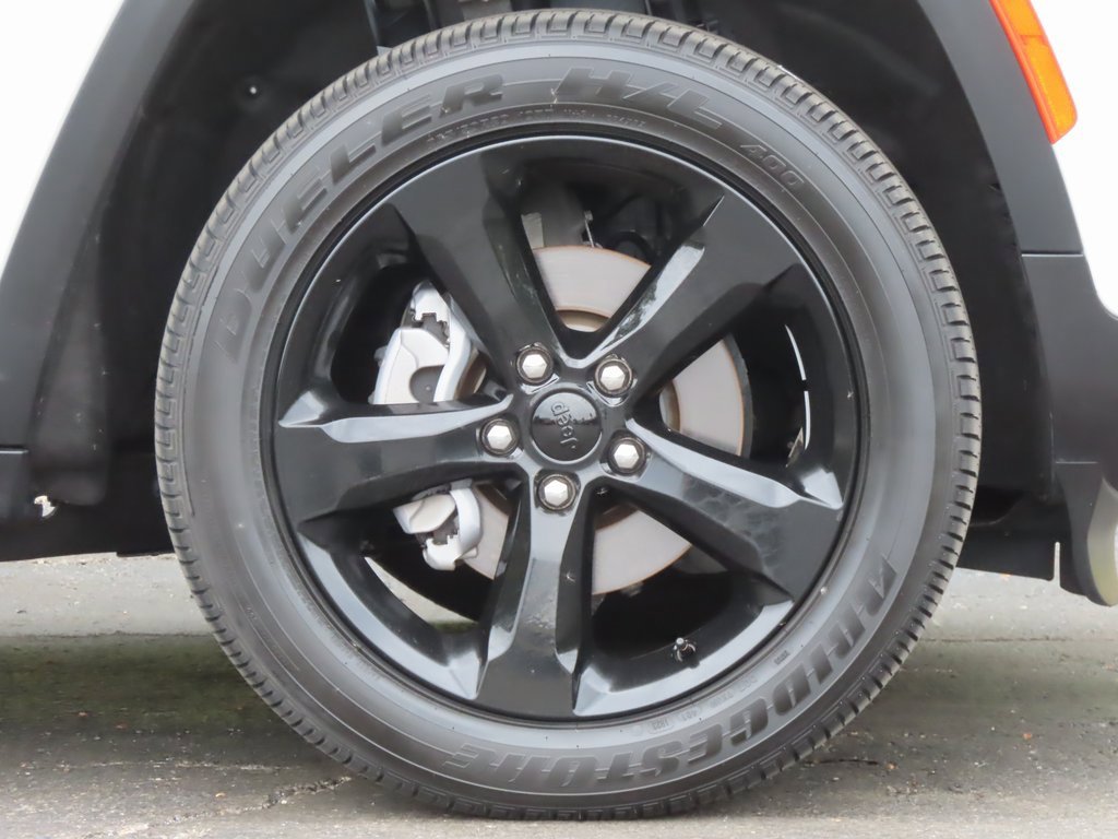 Certified 2024 Jeep Grand Cherokee Altitude image 12