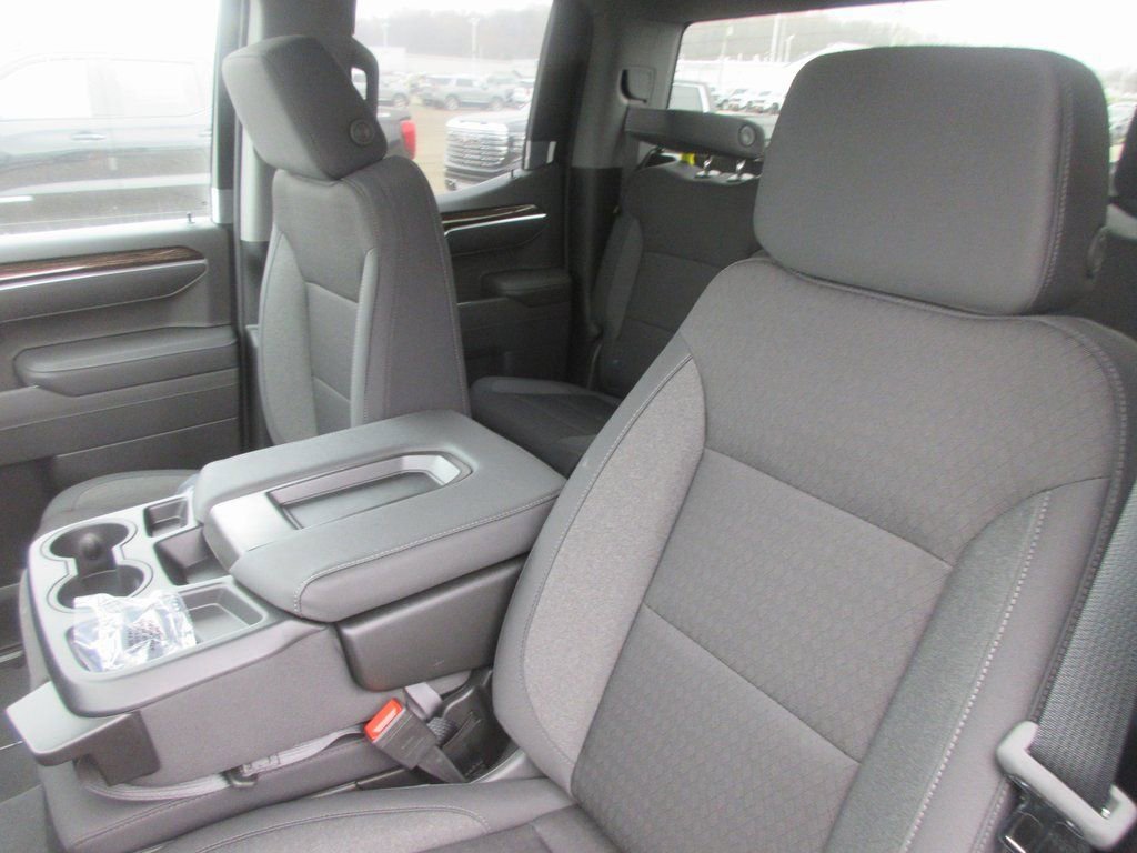 New 2026 GMC Sierra 1500 SLE image 13