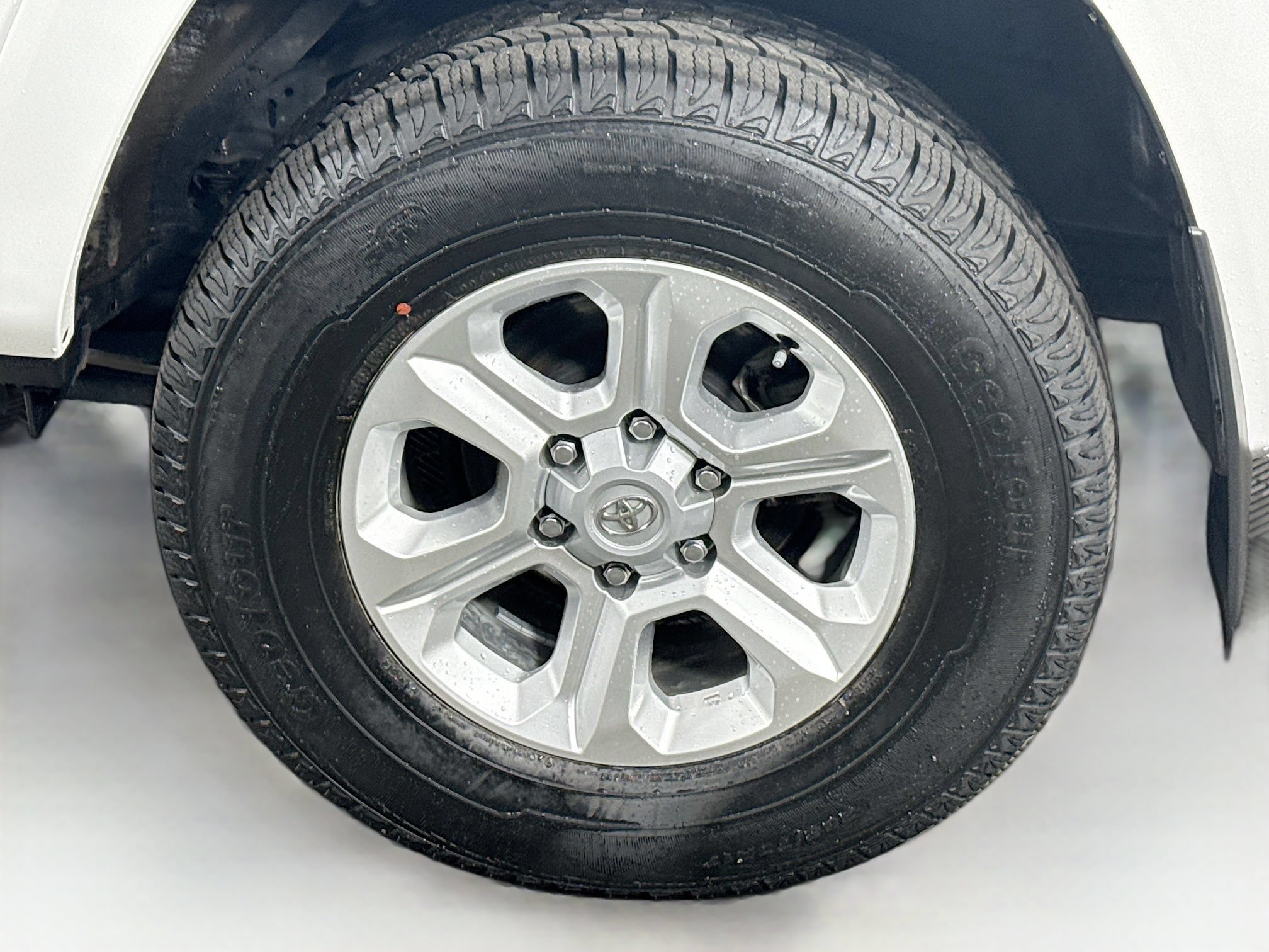 Certified 2024 Toyota 4Runner SR5 AWD/4WD image 9