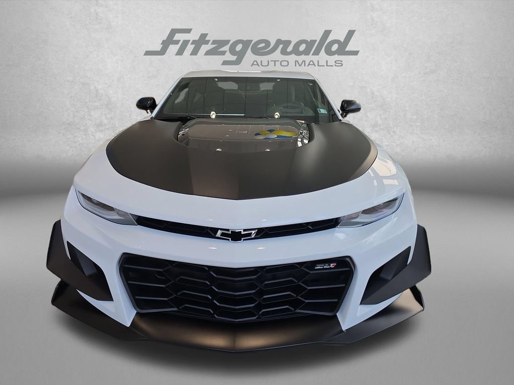 Used 2020 Chevrolet Camaro ZL1 RWD image 2