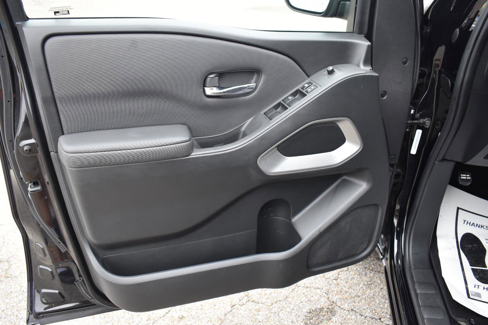 Used 2022 Nissan Frontier SV image 23