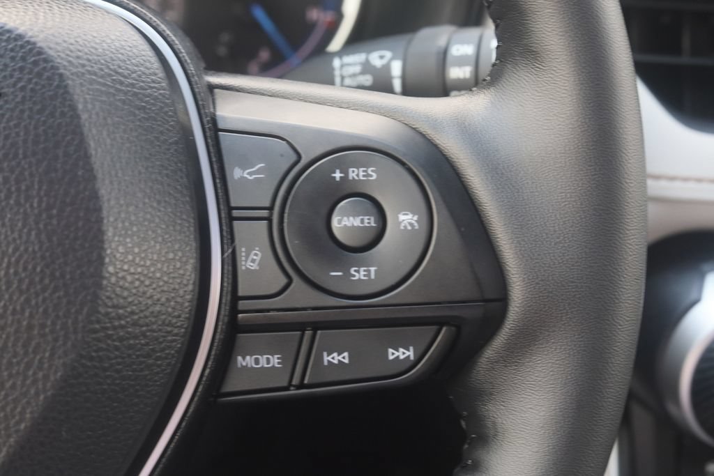 Used 2025 Toyota RAV4 XLE w/ Convenience Package AWD/4WD image 10