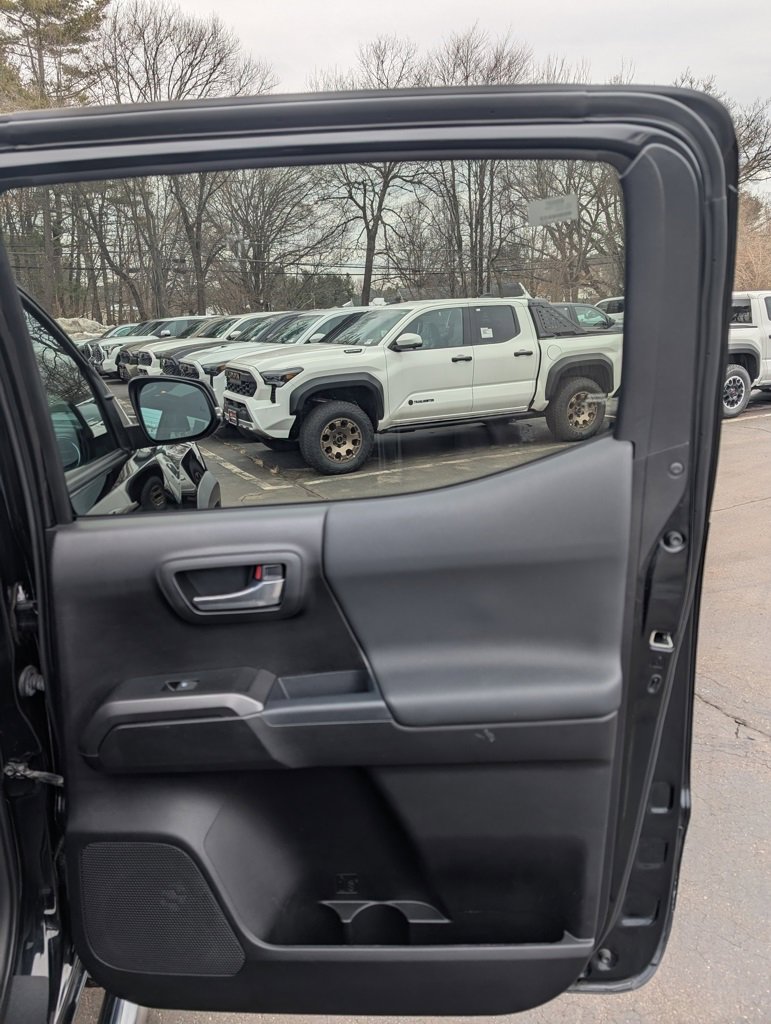 Certified 2021 Toyota Tacoma TRD Off-Road w/ TRD Premium Off Road Package image 17