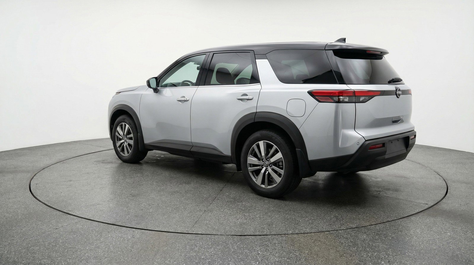 Used 2025 Nissan Pathfinder SV FWD image 6