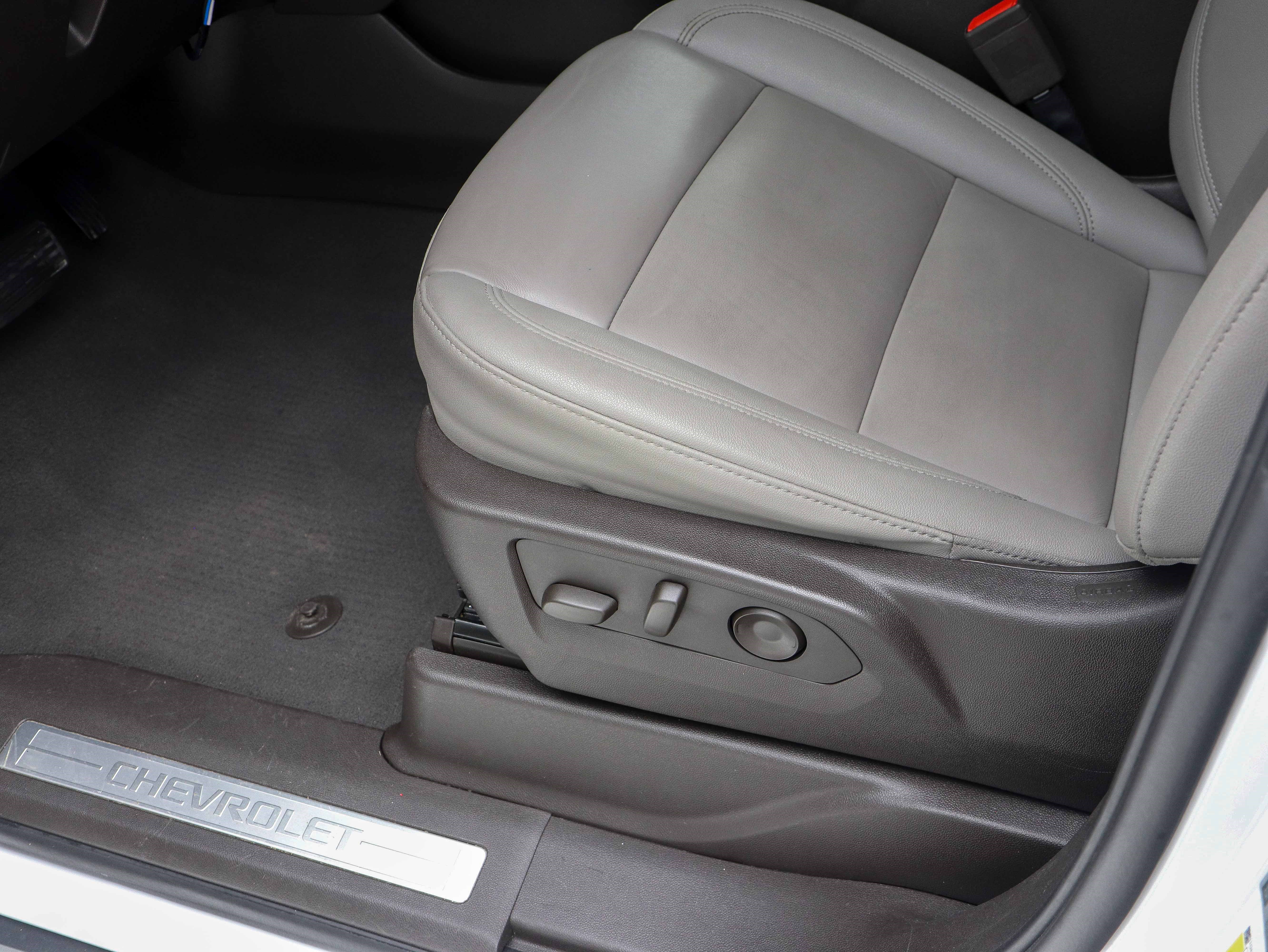 Used 2023 Chevrolet Suburban LT AWD/4WD image 23