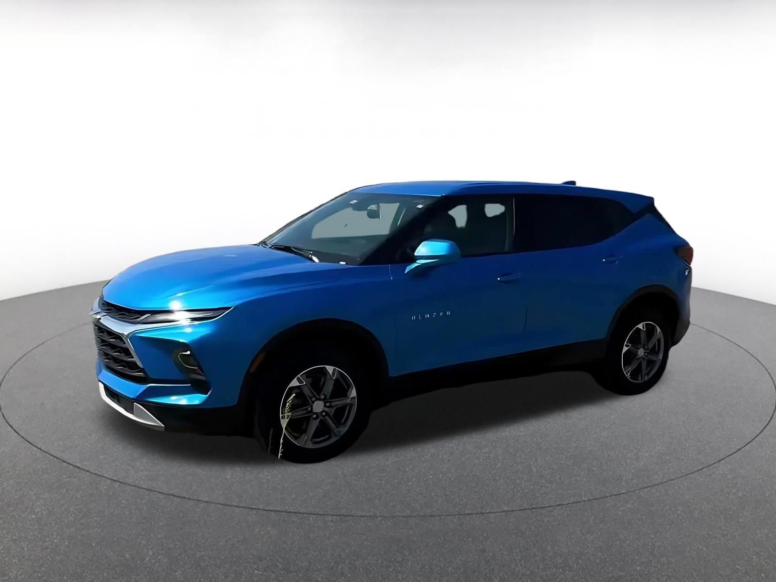 Used 2026 Chevrolet Blazer LT FWD image 5