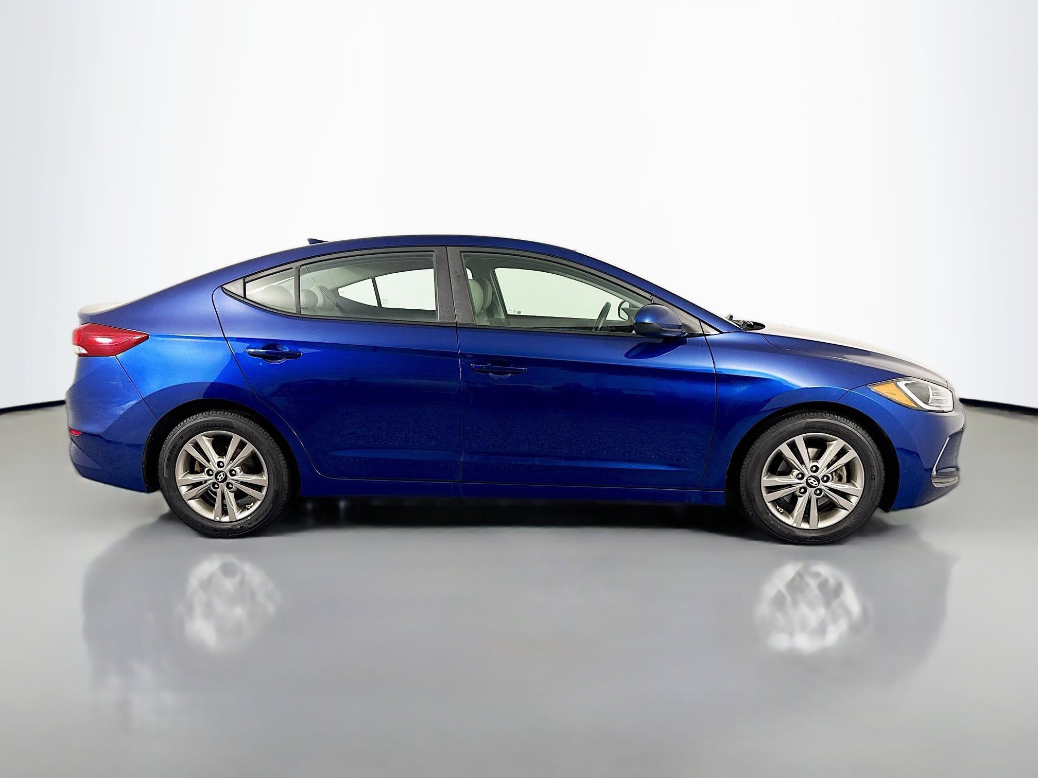 Used 2018 Hyundai Elantra Value Edition w/ Cargo Package image 4