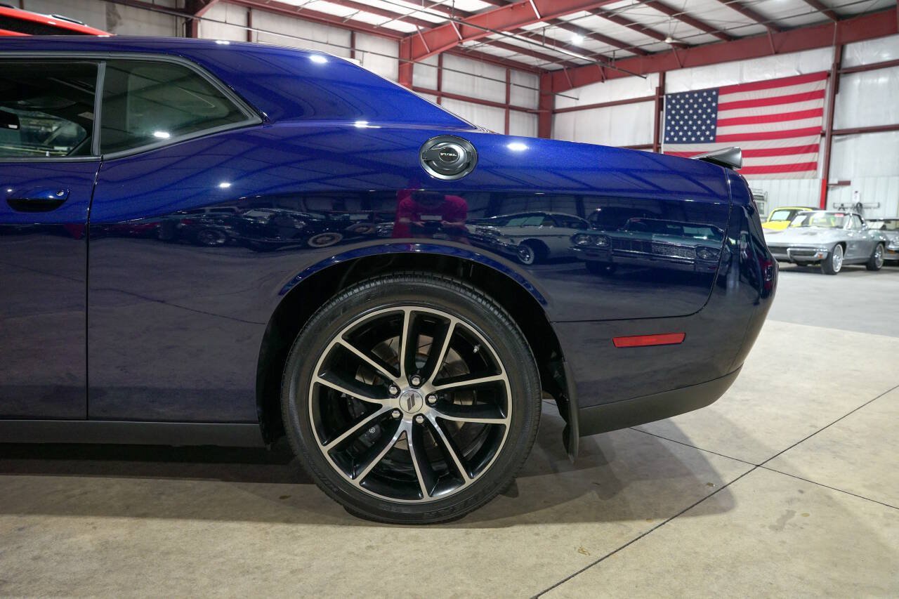 Used 2017 Dodge Challenger R/T Scat Pack RWD image 5