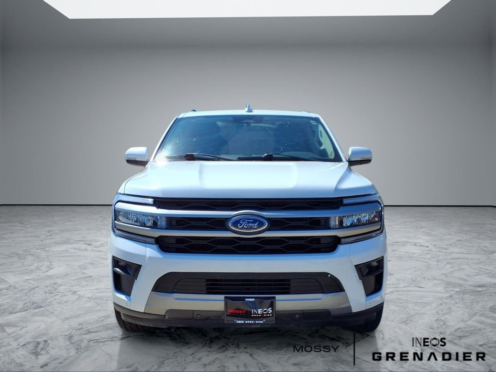 Used 2022 Ford Expedition XLT image 3