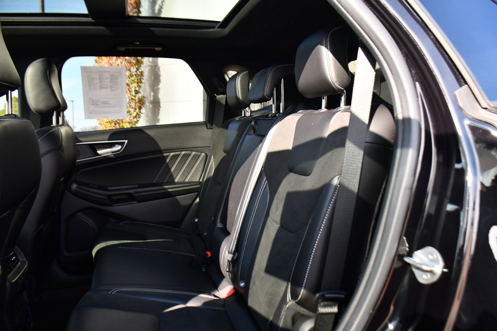 Used 2021 Ford Edge ST w/ Equipment Group 401A image 21