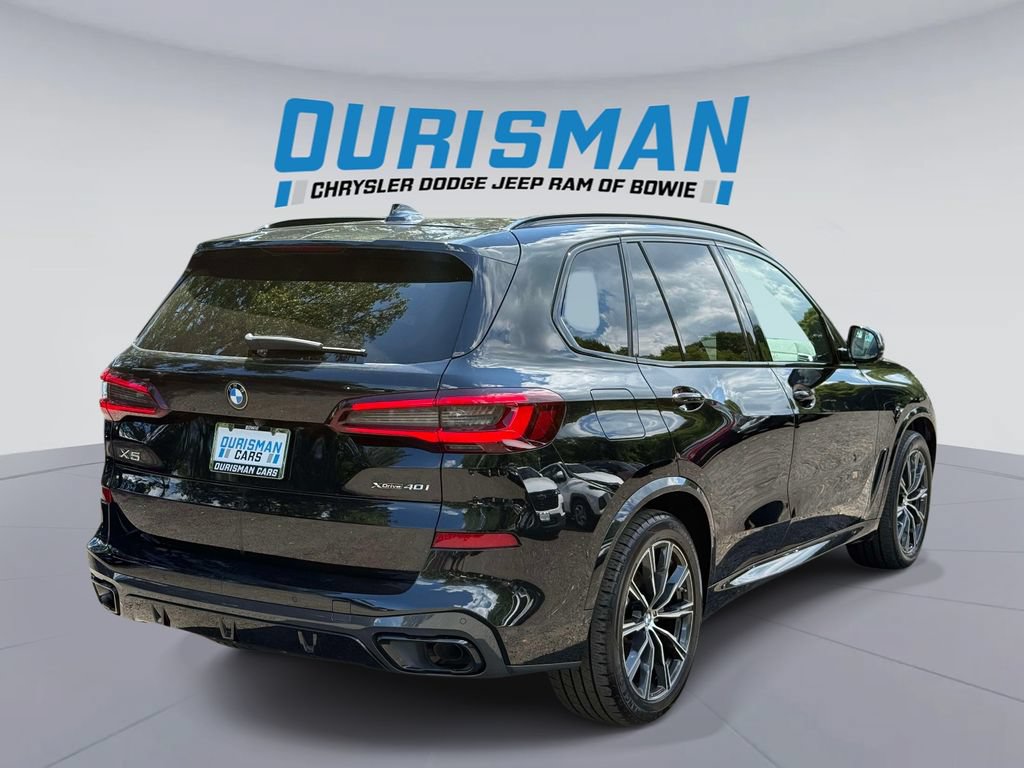 Used 2022 BMW X5 xDrive40i w/ M Sport Package AWD/4WD image 2