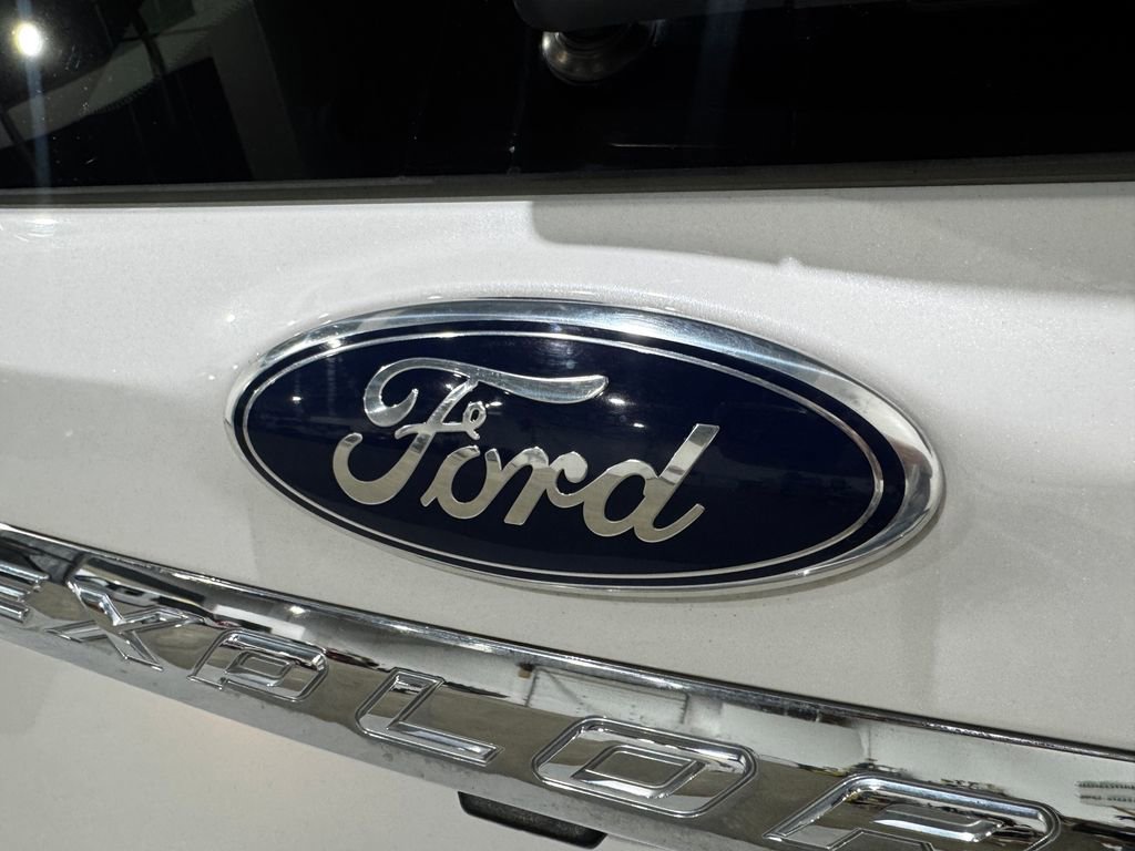 Used 2015 Ford Explorer XLT w/ Equipment Group 202B image 34